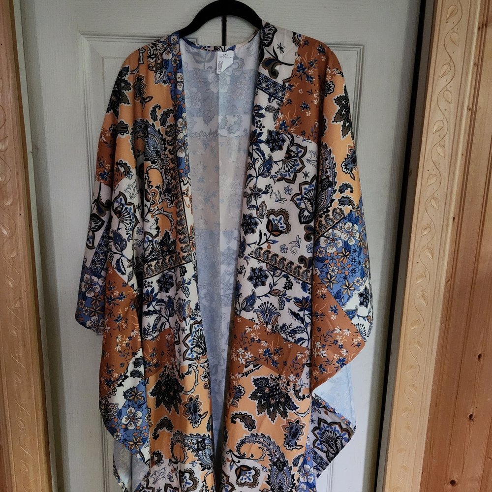 Floral Kimono with Orange and Blue Patterns - Picture 2 of 10